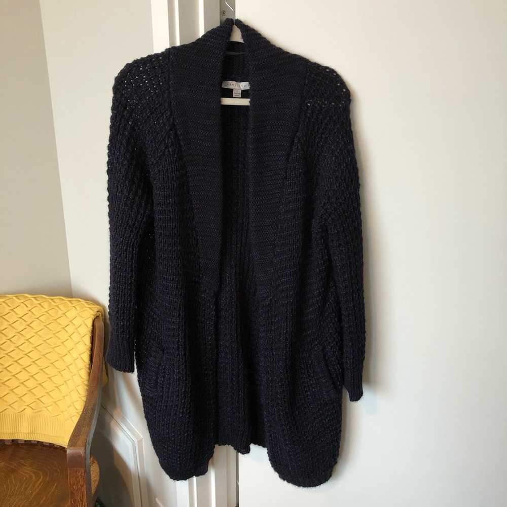 Larry Levine Navy/Black knit sweater. Sz s.